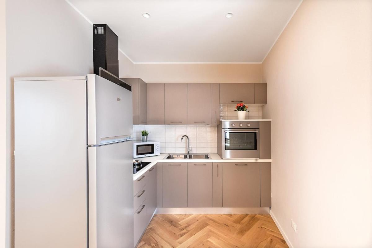 Il Lago Apartments By Wonderful Italy 萨罗 外观 照片